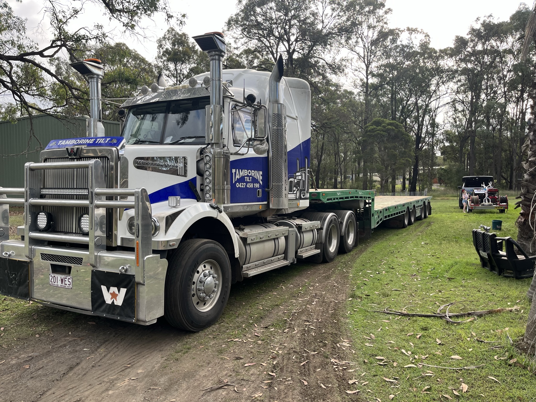 Clean prime mover and machinery trailer after a Proshine service